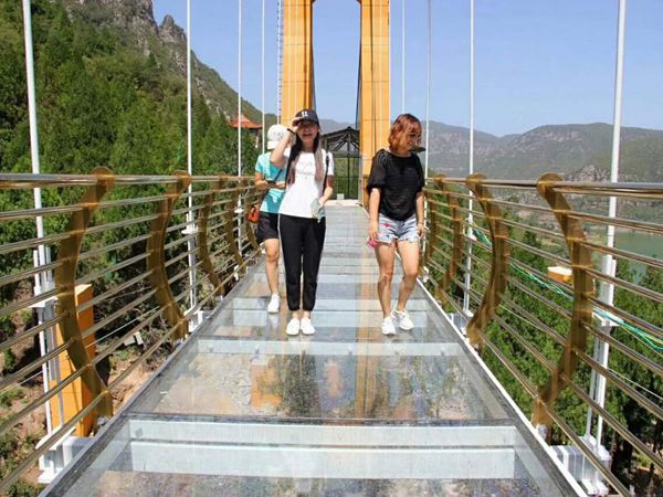 玻璃吊橋 玻璃吊橋