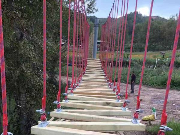 叢林穿越游樂項目 叢林穿越游樂項目